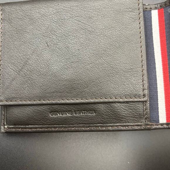 Tommy Hilfiger Mens Genuine Leather Bifold Wallet 31HP220118 with ID Window NIB - Picture 8 of 16